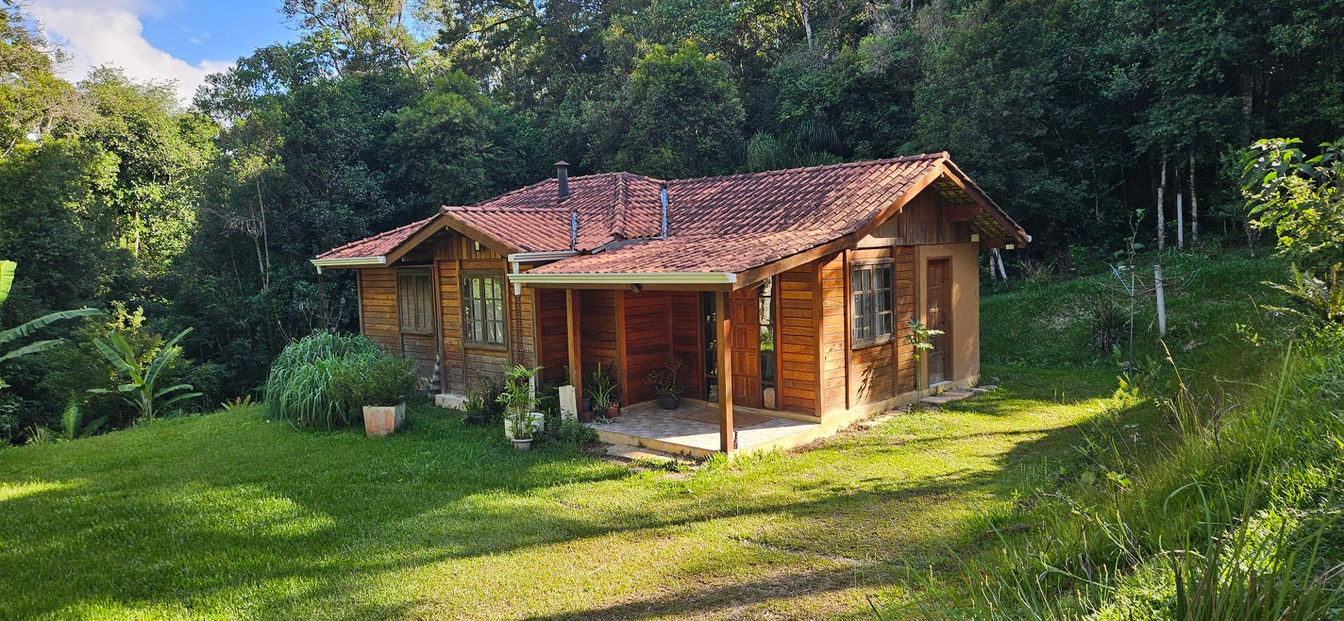 Chácara dos Sonhos em Condomínio Campestre com Segurança, Laze...