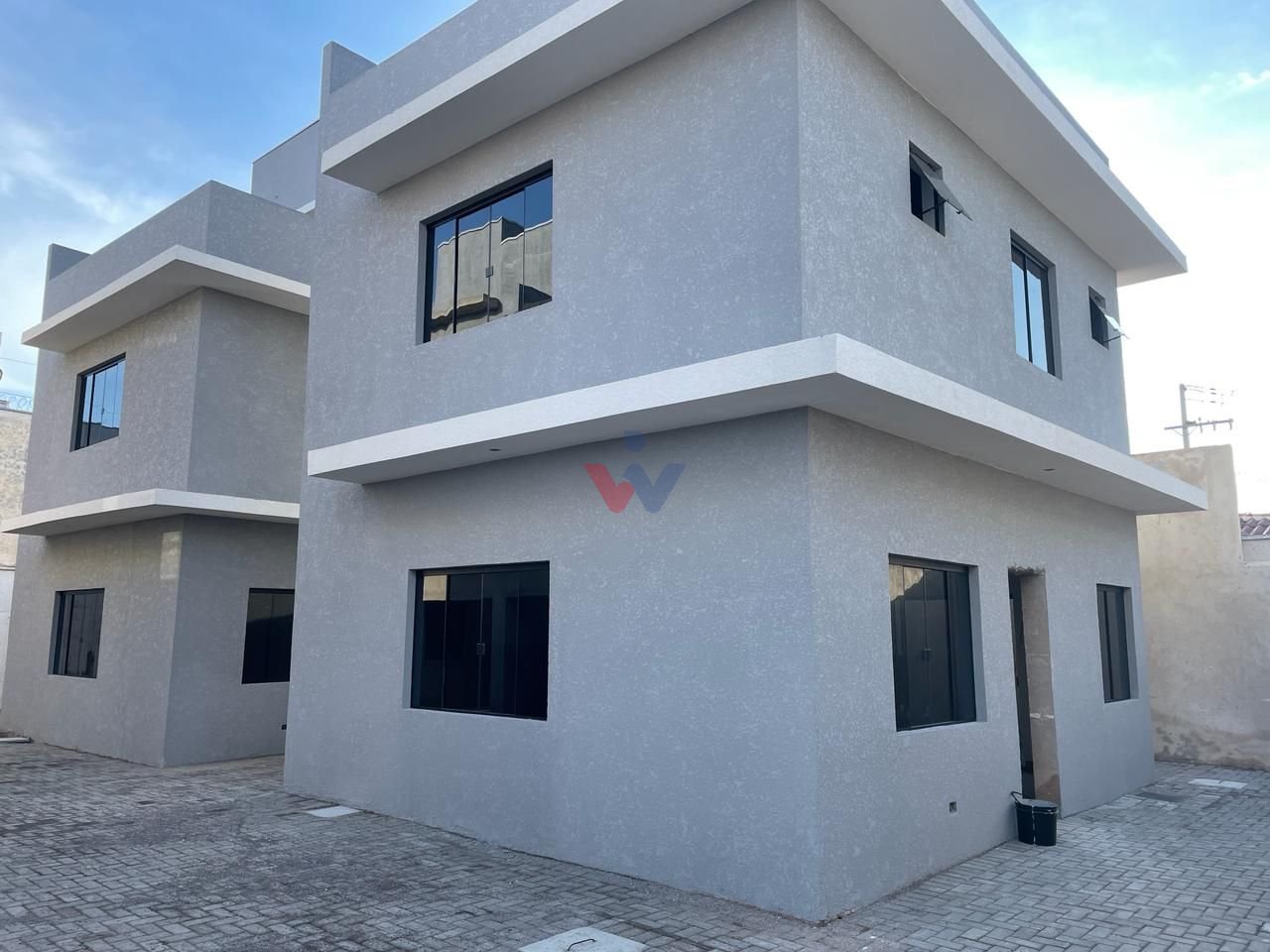 Sobrados Triplex a venda no Bairro Hauer valor de R  635.000