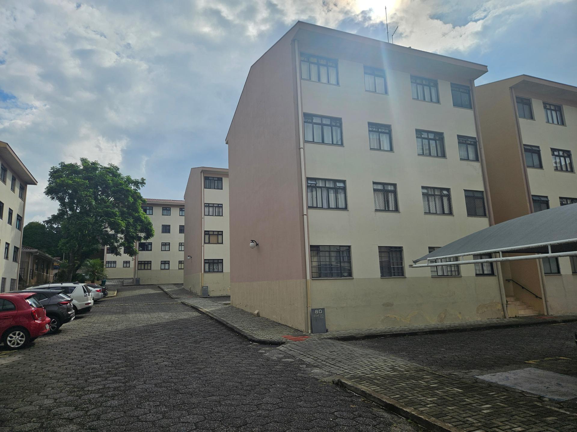 Apartamento em região nobre por apenas R  295 mil  localização...