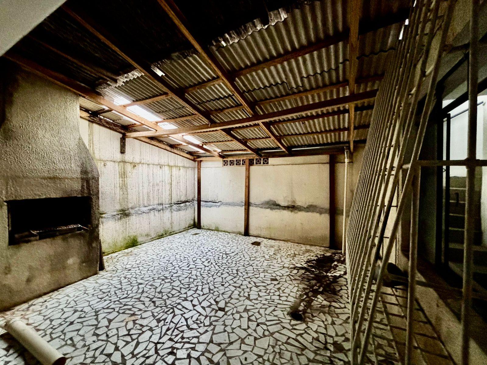 Sobrado no Fanny com Potencial de Reforma, Uso Comercial ou Re...