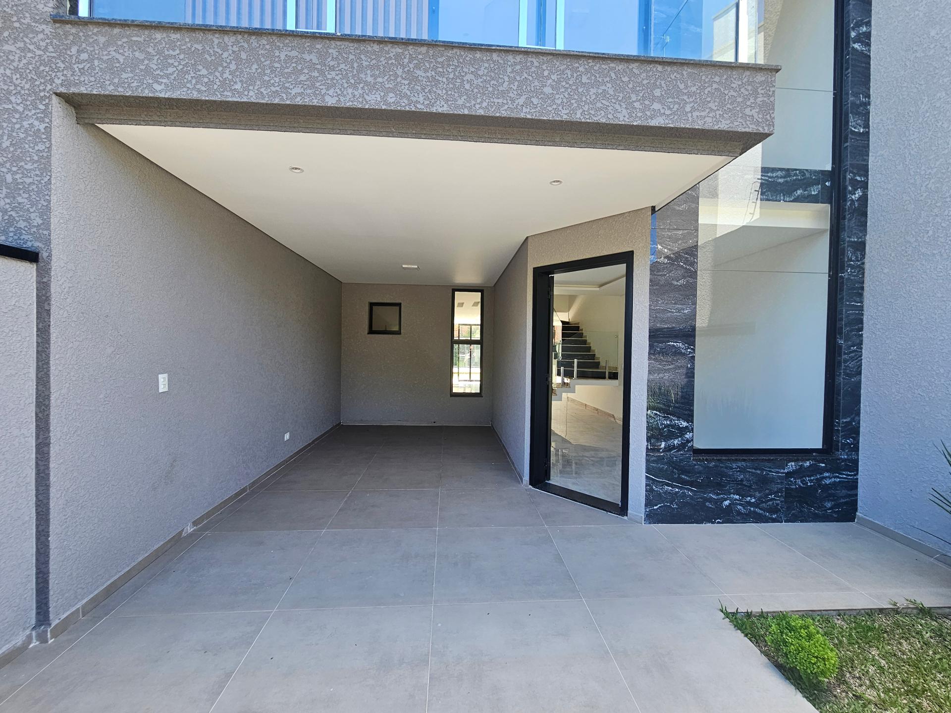 Sobrado com alto padrão de acabamento, 03 quartos, sendo 01 su...