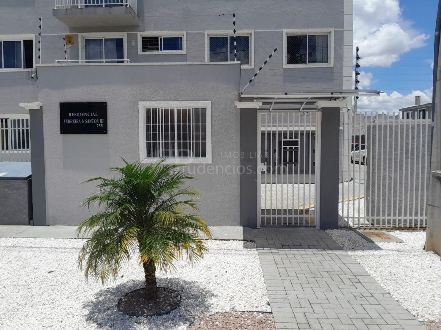 Apartamento 2 Dormitórios Térreo com Segurança e 1 Vaga  54m  ...