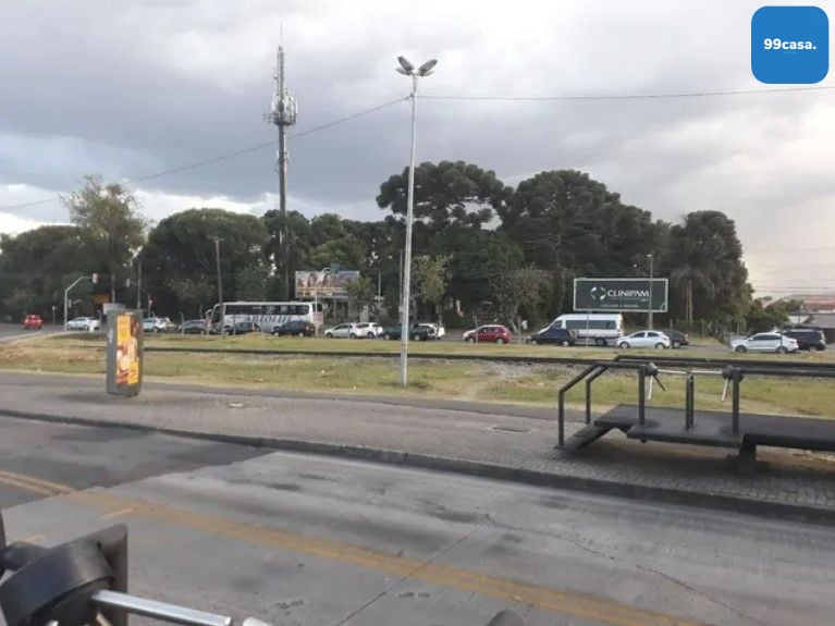 Terreno ZR4 de Esquina no Cajuru  Oportunidade de Investimento...