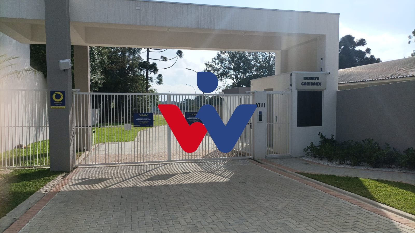 Terreno à venda, em Condomínio, no - Barreirinha - Curitiba PR