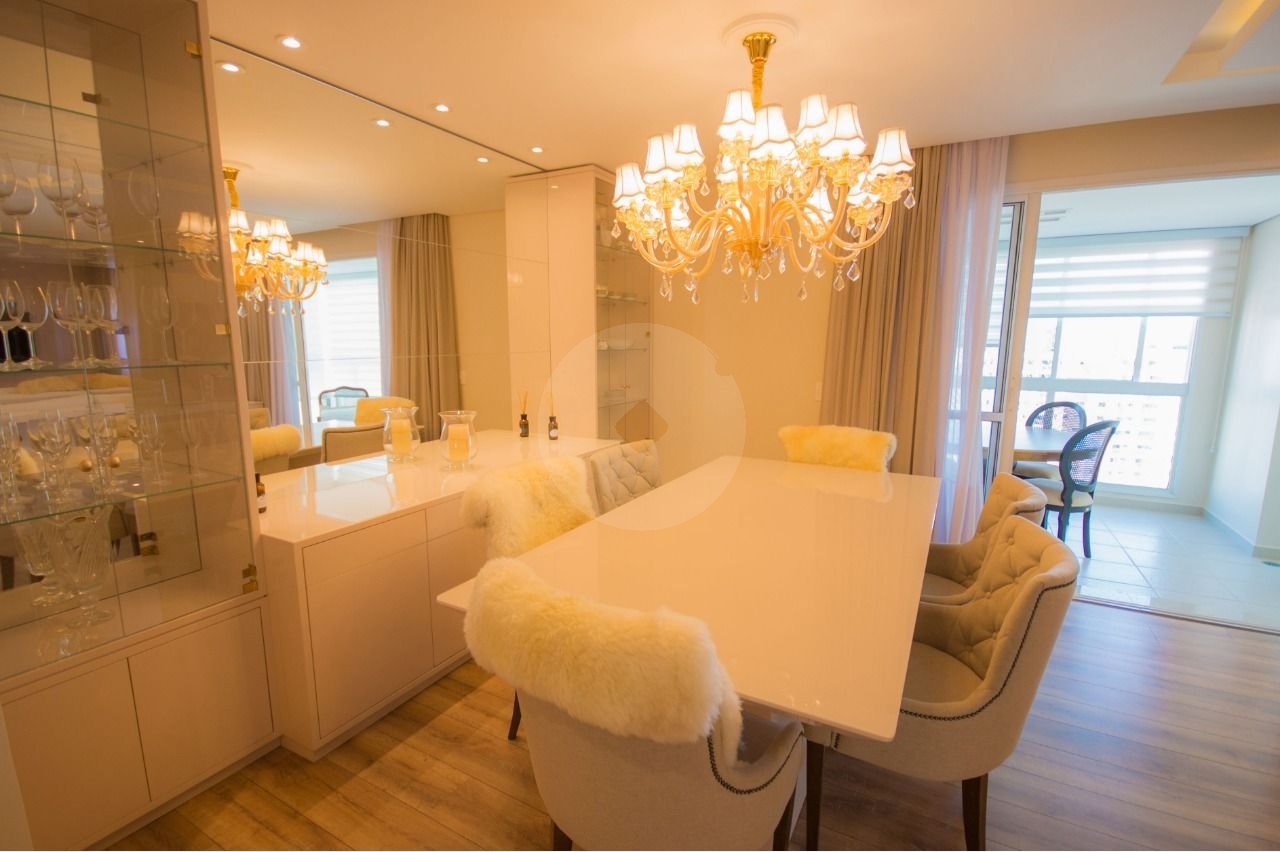 Apartamento mobiliado com 3 suítes no Reserva Ecoville  luxo, conforto e lazer completo