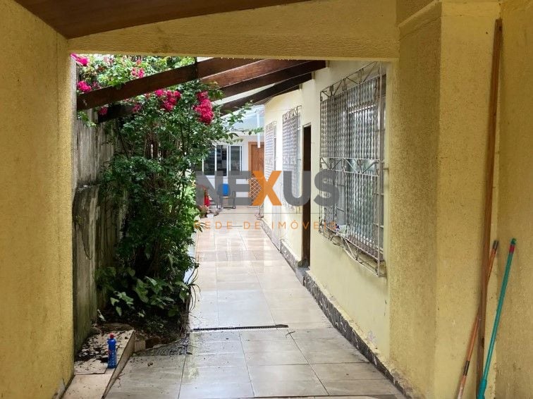 Casa com 5 dormitórios à venda, 200 m  por R  749.000,00 - Mer...
