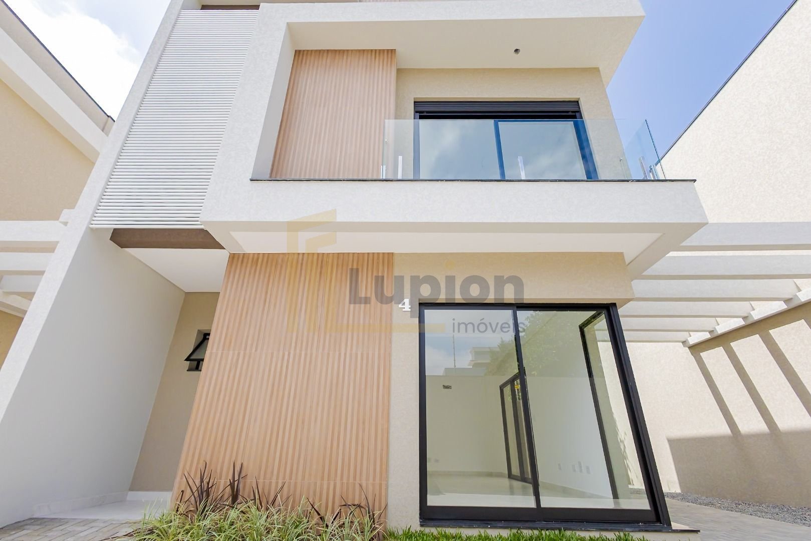 Sobrado com 3 dormitórios à venda, 119 m  por R  795.000 - Hau...
