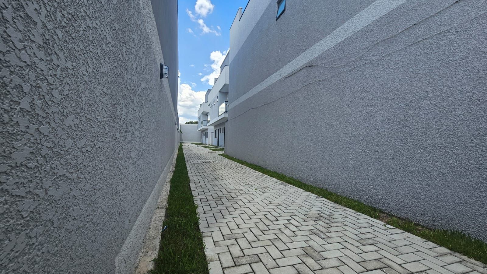 Lindo sobrado novo com terraço e vista da Serra do Mar  Boqueirão