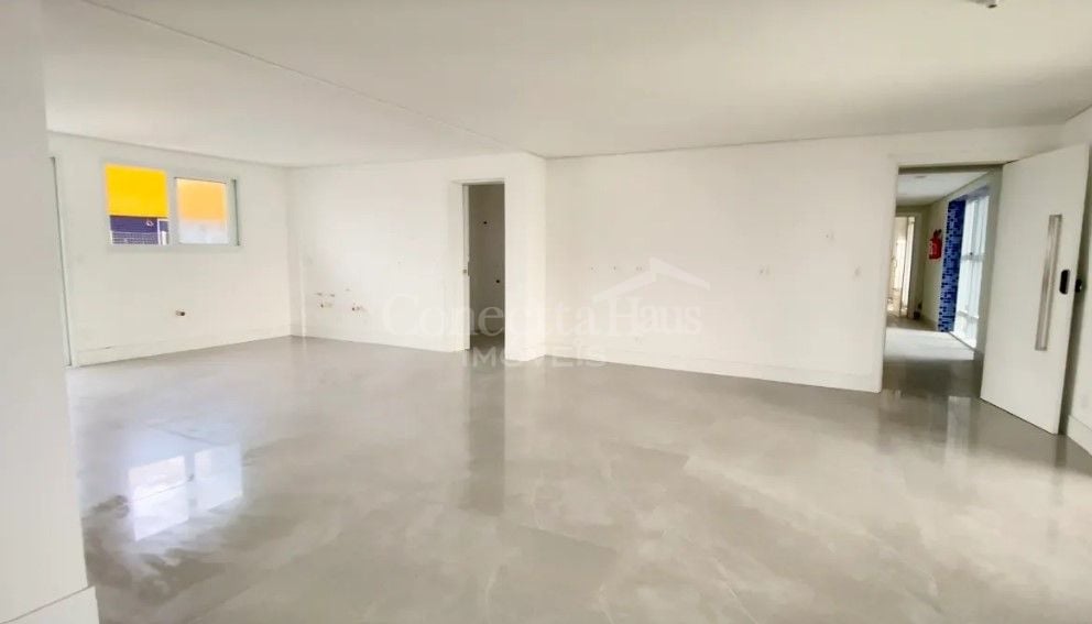 Apartamento com 3 dormitórios à venda, 200 m  por R  2.400.000...