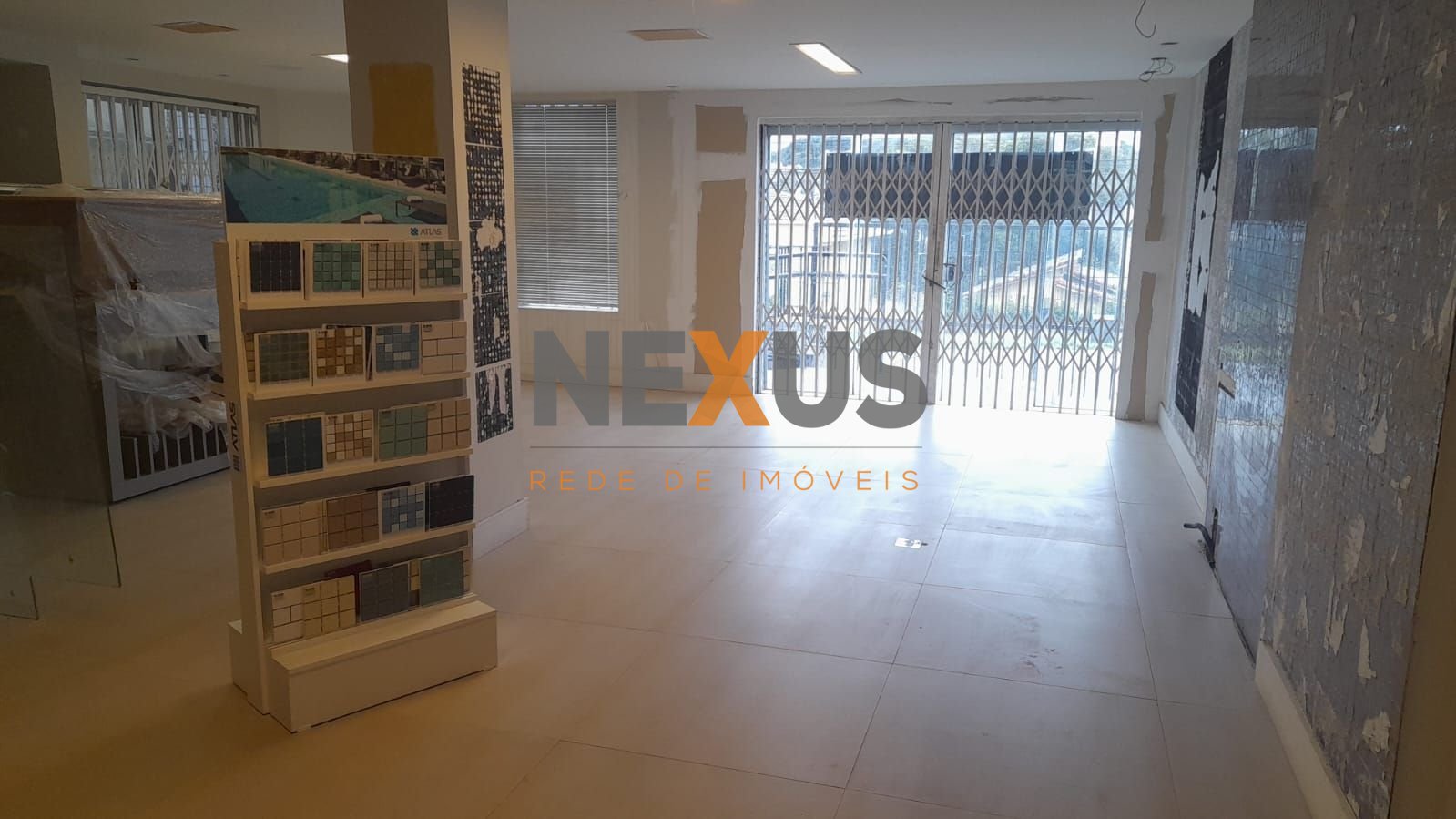 Casa à venda, 298 m  por R  1.400.000,00 - Mercês - Curitiba PR