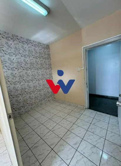 Sala à venda, 22 m  por R  90.000,00 - Centro - Curitiba PR