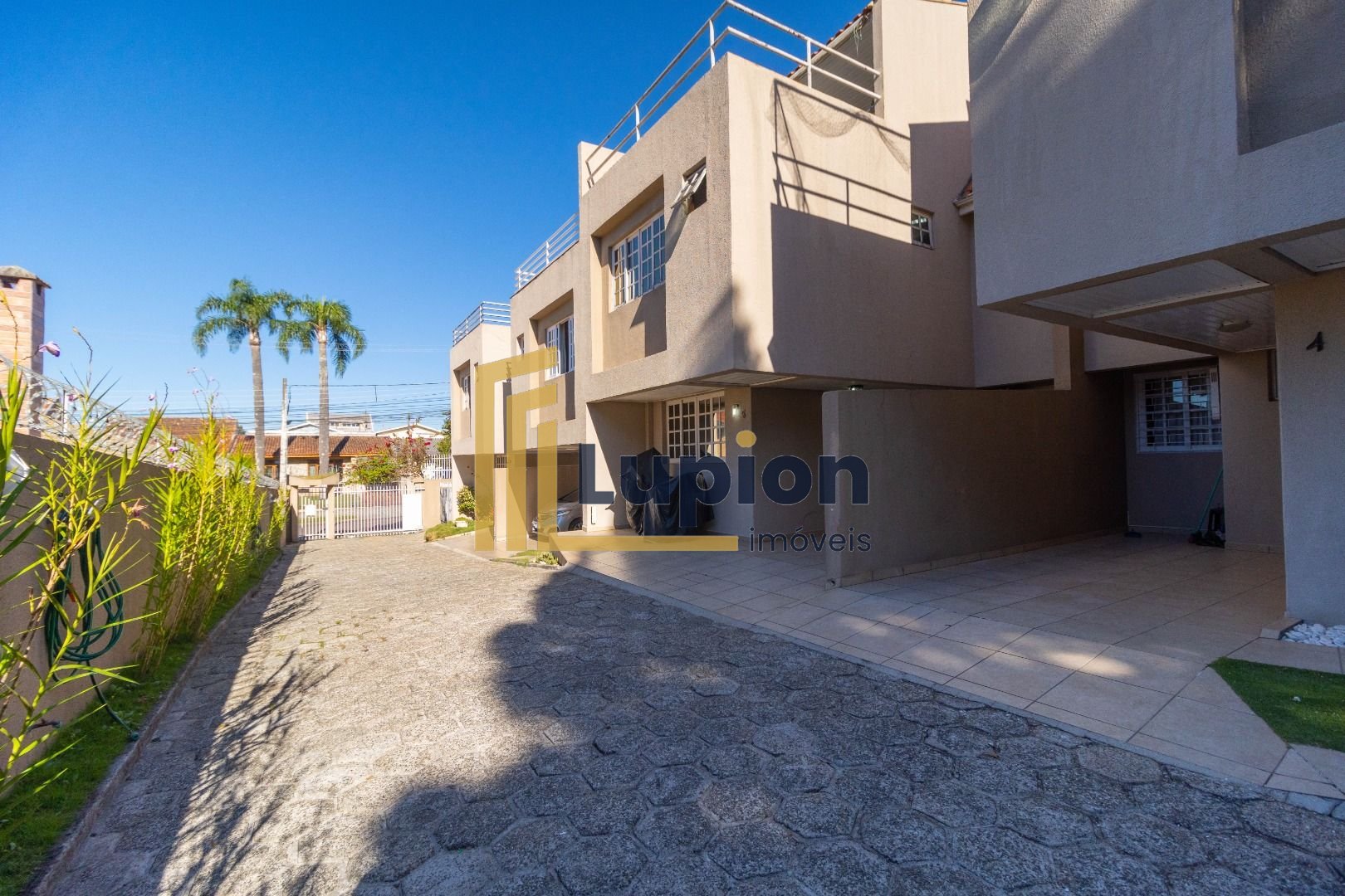 Sobrado com 3 dormitórios à venda, 129 m  por R  665.000,00 - ...