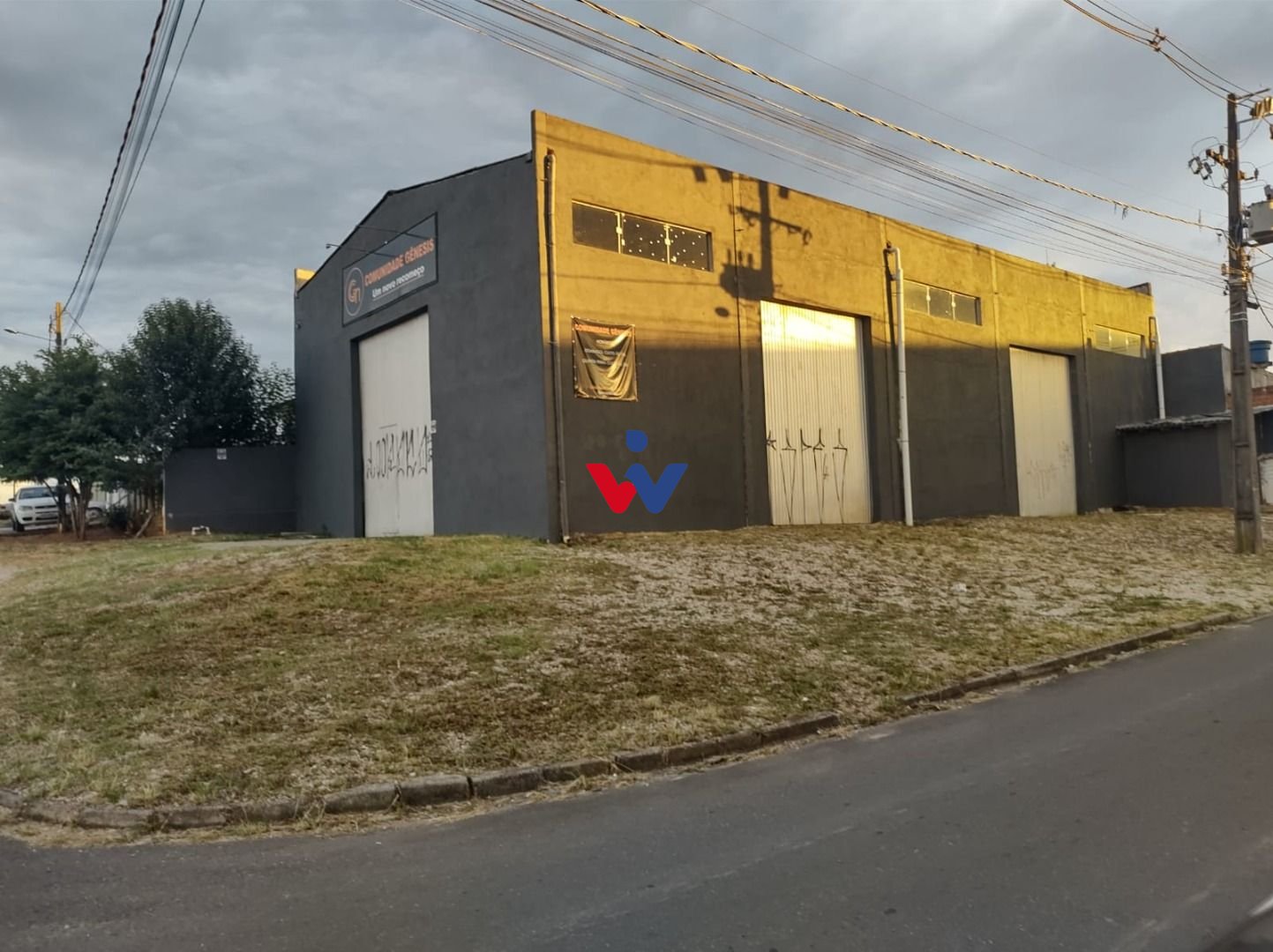 Barracão à venda, 320 m  por R  960.000,00 - Eucaliptos - Faze...