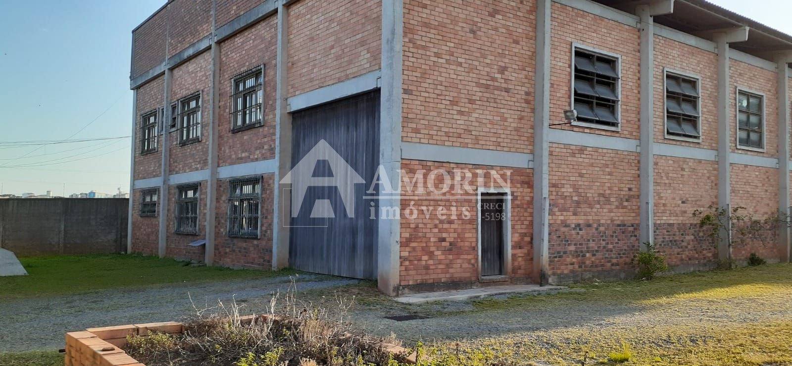 Barracão na Cidade Industrial com 1.075m , Pátio Amplo e Escri...