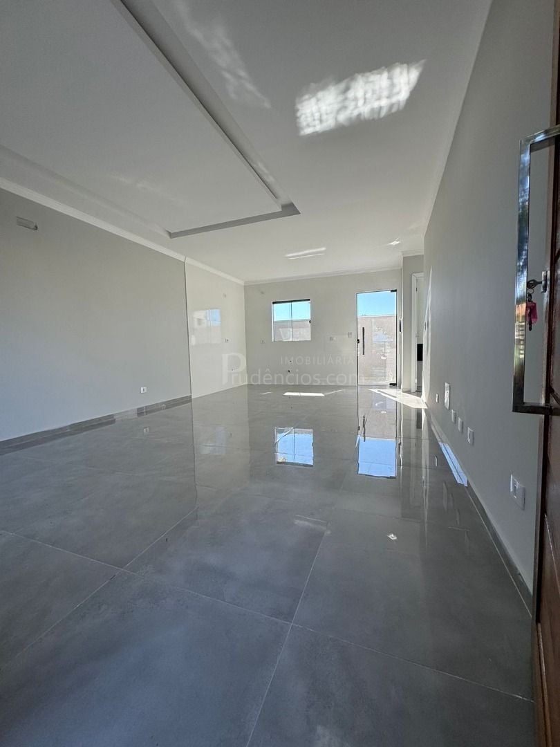 Lindo Sobrado 120m  em Araucária  3 Quartos e Suíte