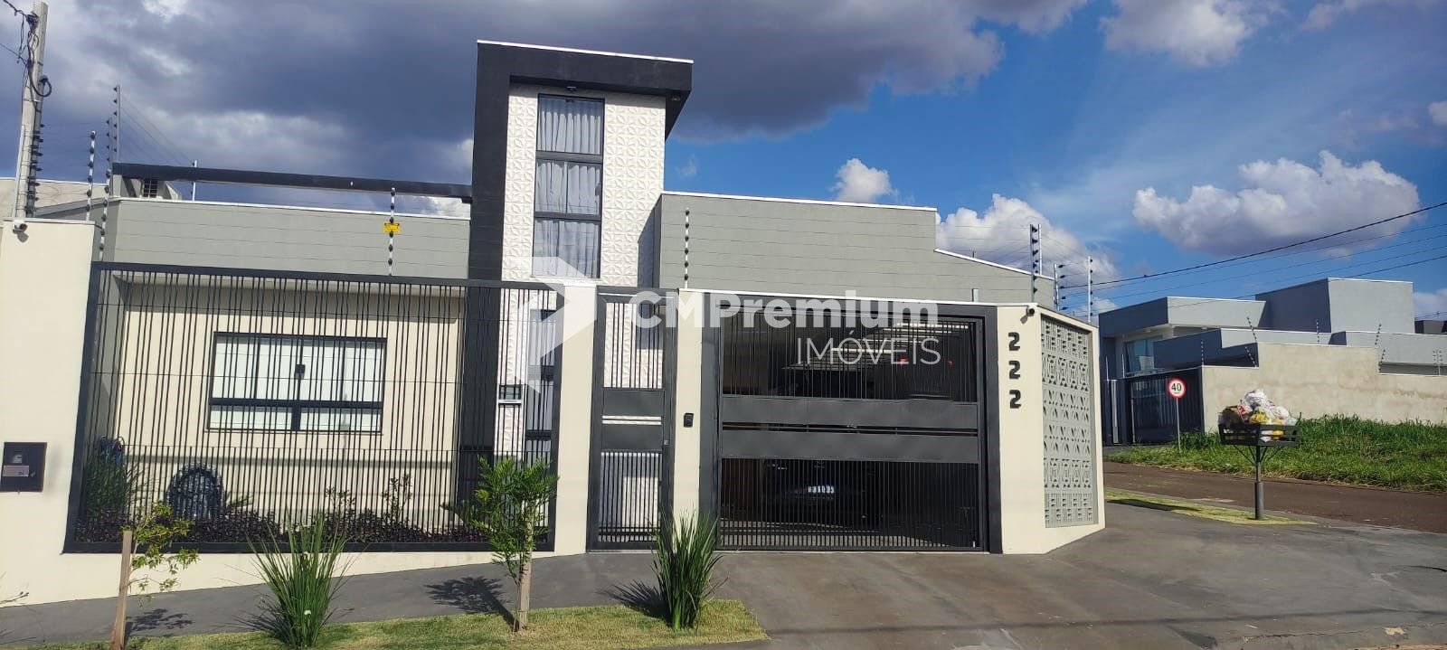 Casa com 3 dormitórios à venda, 170 m² por R$ 1.200.000,00 - J...
