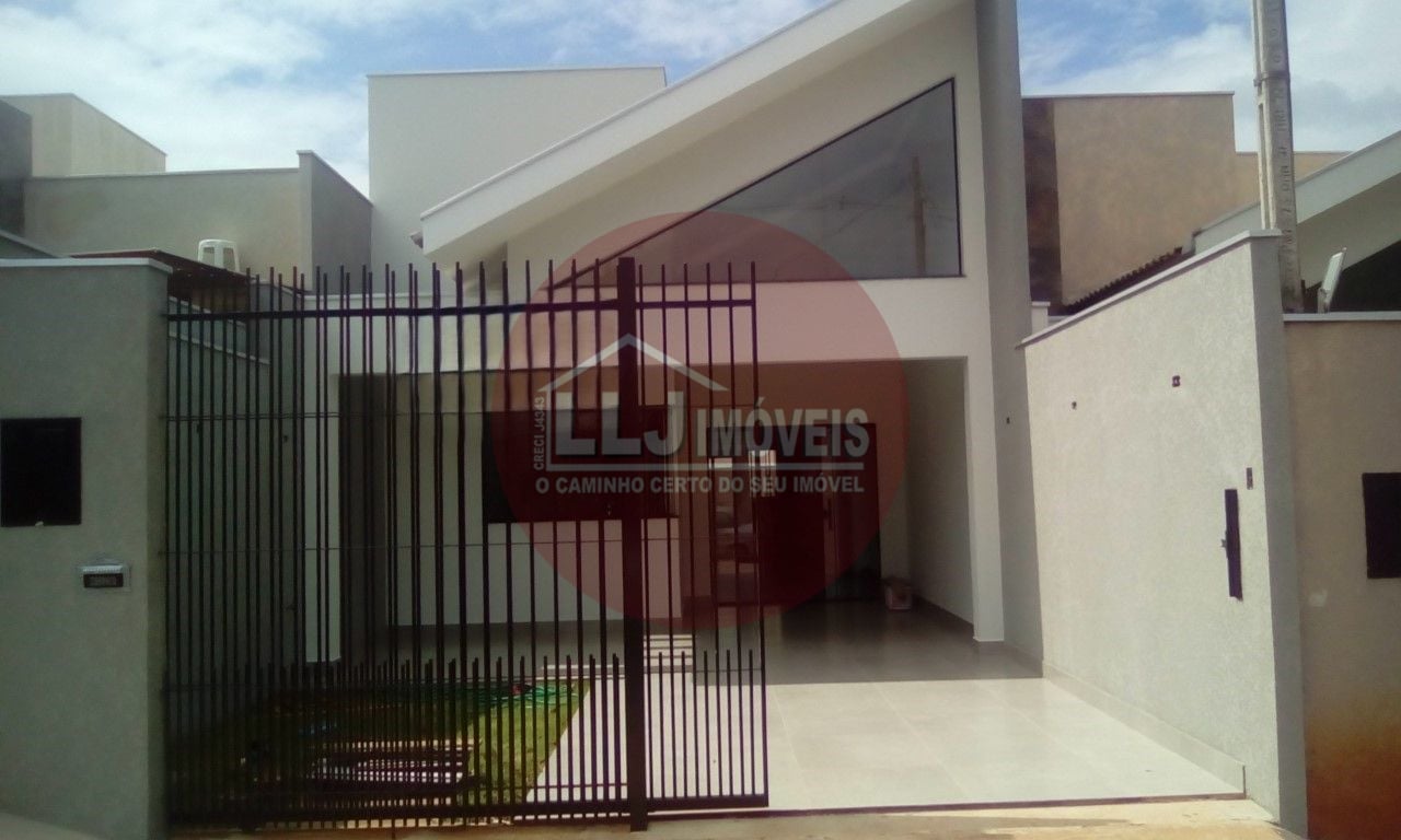 Encantadora Casa com 3 Dormitórios em Jardim Monte Rei  Maringá PR
