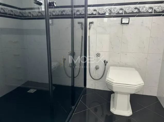 Casa com 4 dormitórios à venda, 480 m  por R  1.400.000,00 - J...