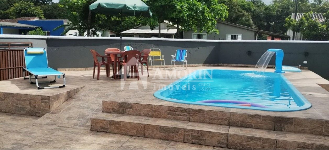 Casa Moderna com Piscina e Churrasqueira  Aceita Permuta em Cu...