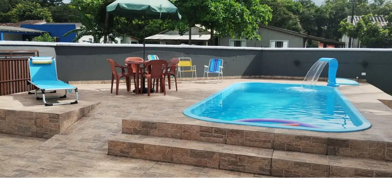 Casa Moderna com Piscina e Churrasqueira  Aceita Permuta em Curitiba
