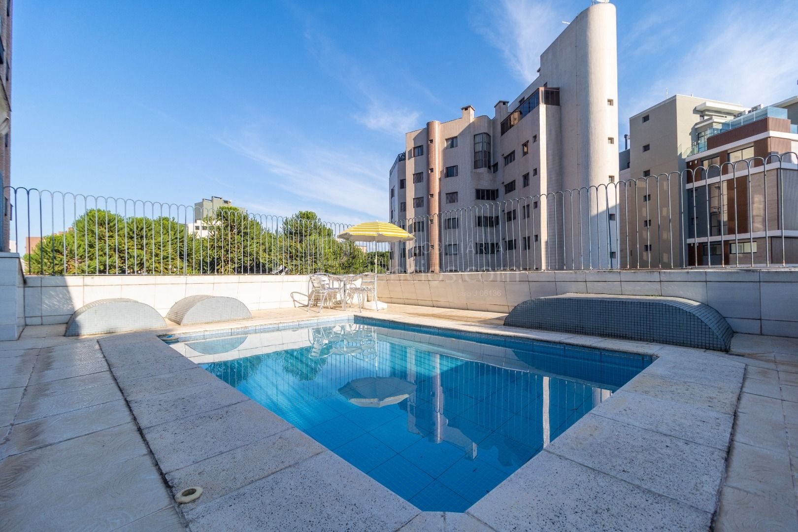 Cobertura Clássica com Piscina e Vista Privilegiada no Bigorri...