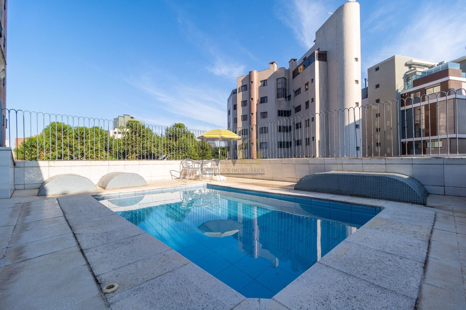 Cobertura Clássica com Piscina e Vista Privilegiada no Bigorri...