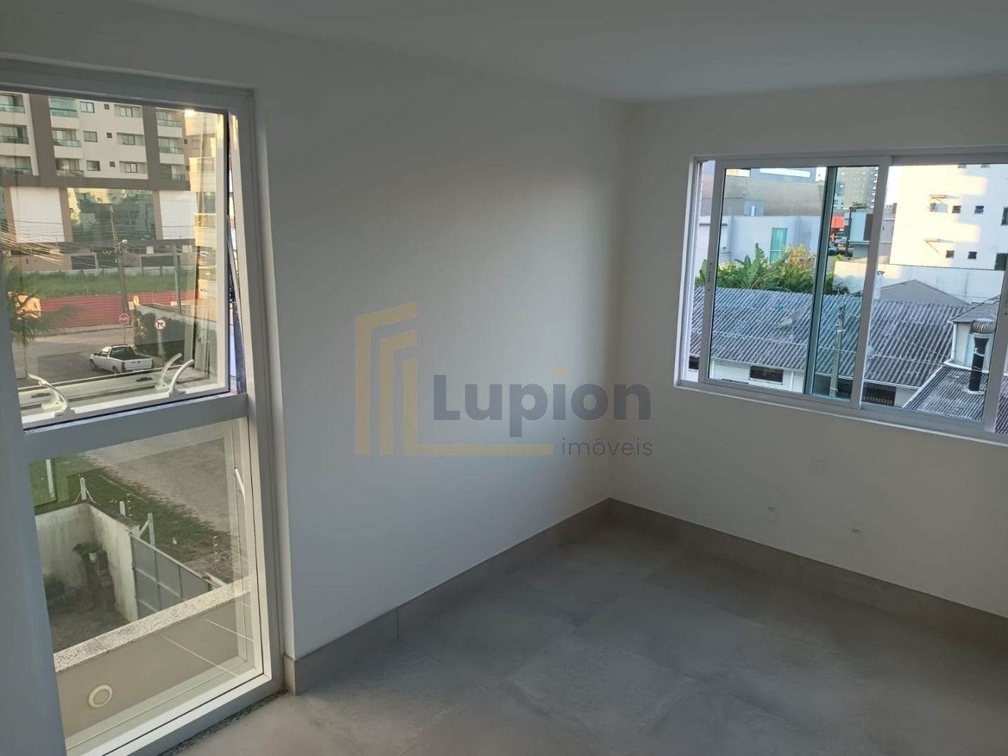 Apartamento com 2 dormitórios à venda, 62 m  por R  750.000,00...