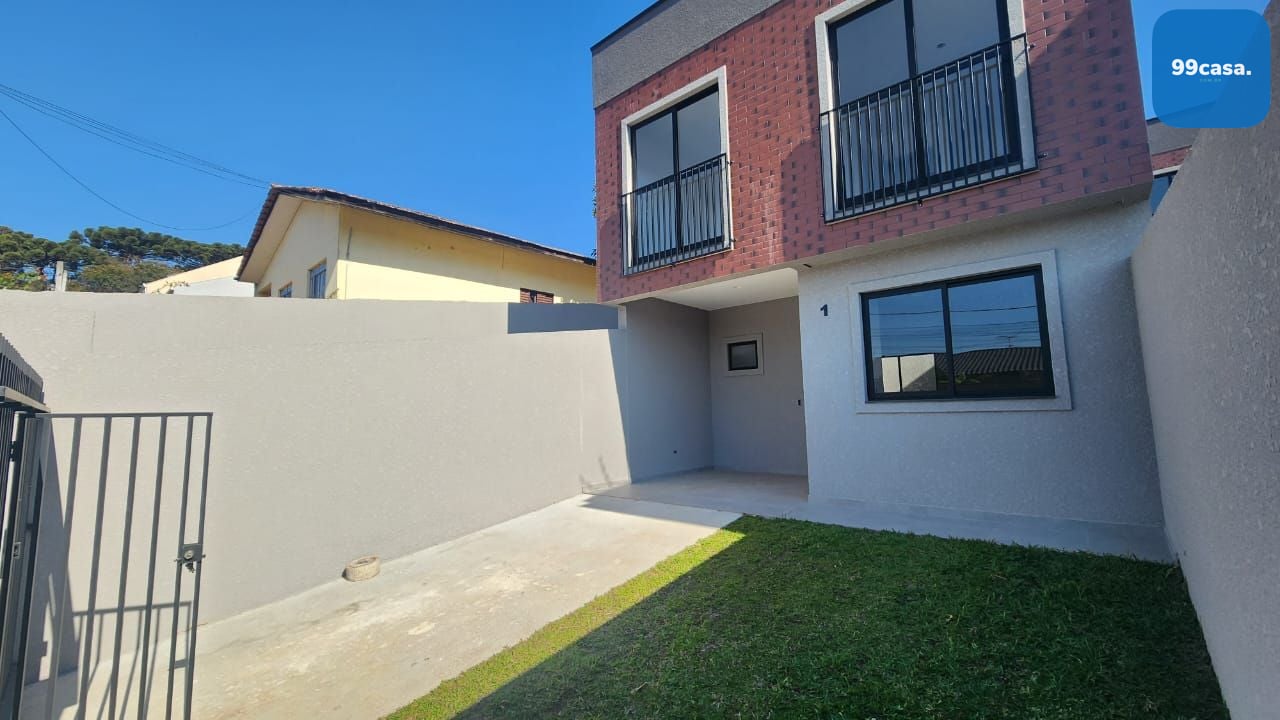 Sobrado à Venda no Santa Cândida  3 Quartos, Suíte e 2 Vagas