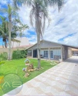 Casa com 3 dormitórios à venda, 399 m  por R  799.000,00 - Bal...