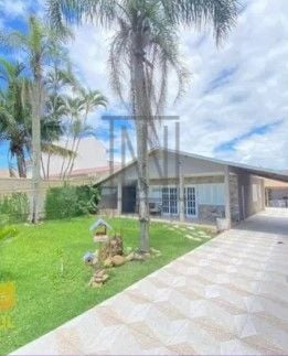 Casa com 3 dormitórios à venda, 399 m  por R  799.000,00 - Bal...