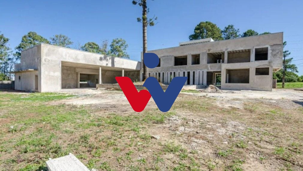 Casa com 5 dormitórios à venda, 620 m  por R  2.300.000,00 - O...