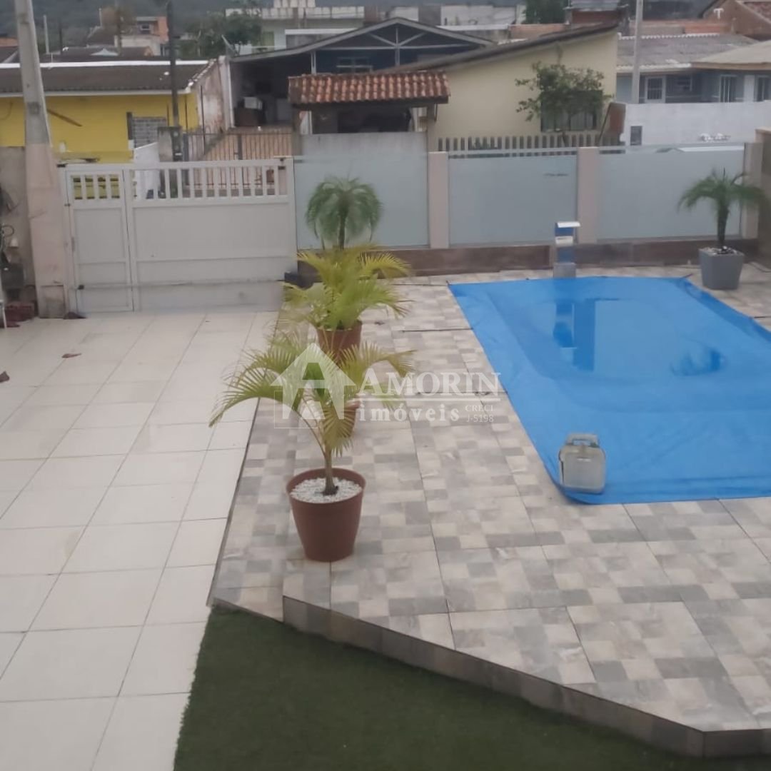 Sobrado com 4 dormitórios 01 Suíte  à venda, 200 m  por R  860...