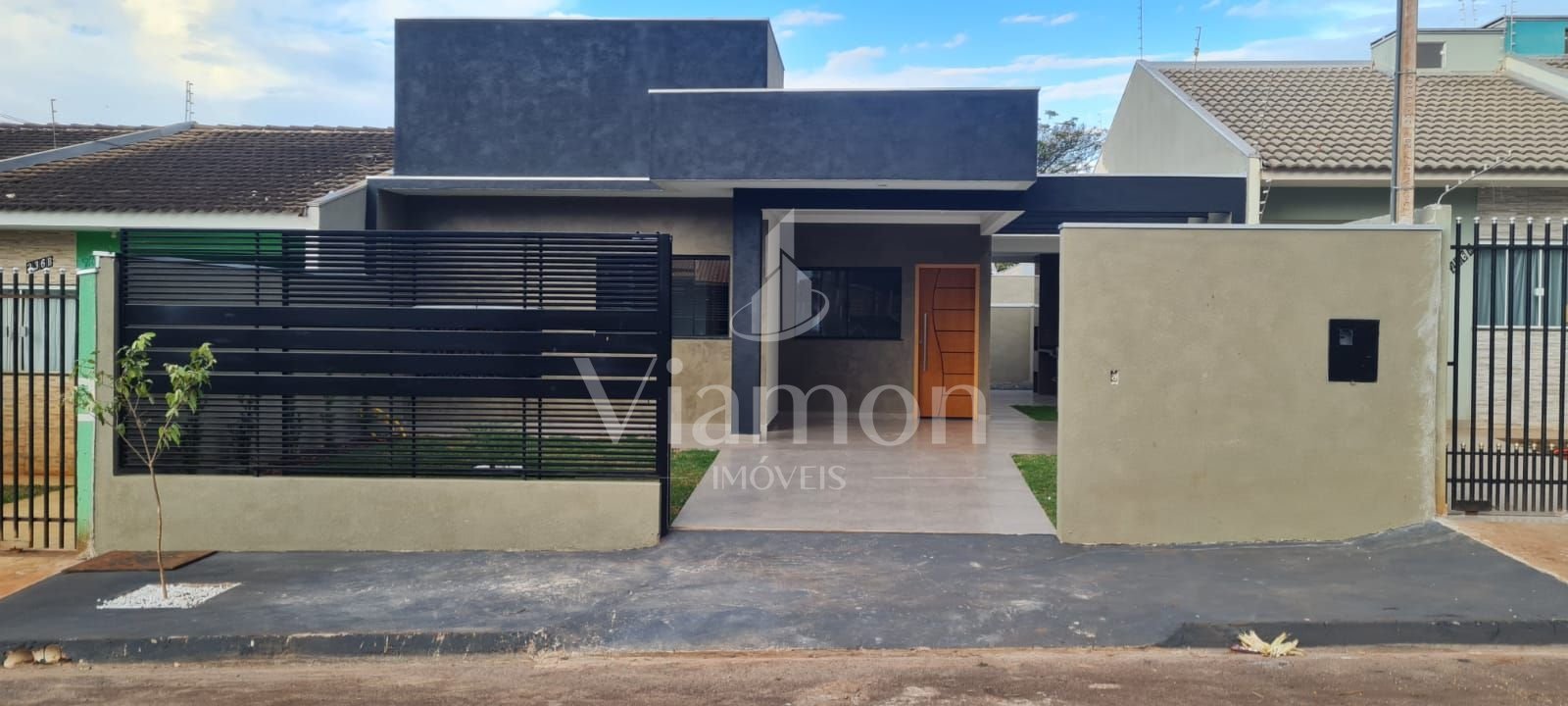Casa com 3 dormitórios à venda, 88 m² por R$ 320.000,00 - Parq...