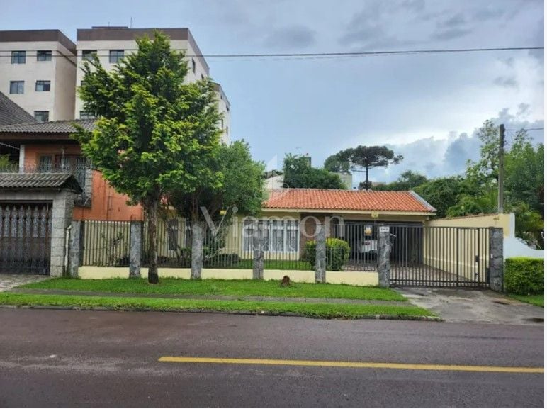Linda Casa de 300m  com Edícula e Salão de Festas  Excelente L...