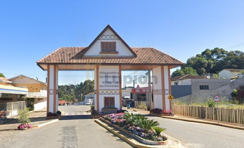 Chácara com Casa, Água Mineral e Amplo Pátio  Quitandinha Lapa
