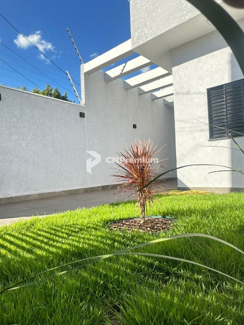 Casa com 3 dormitórios à venda, 74 m  por R  380.000 - JD INDE...
