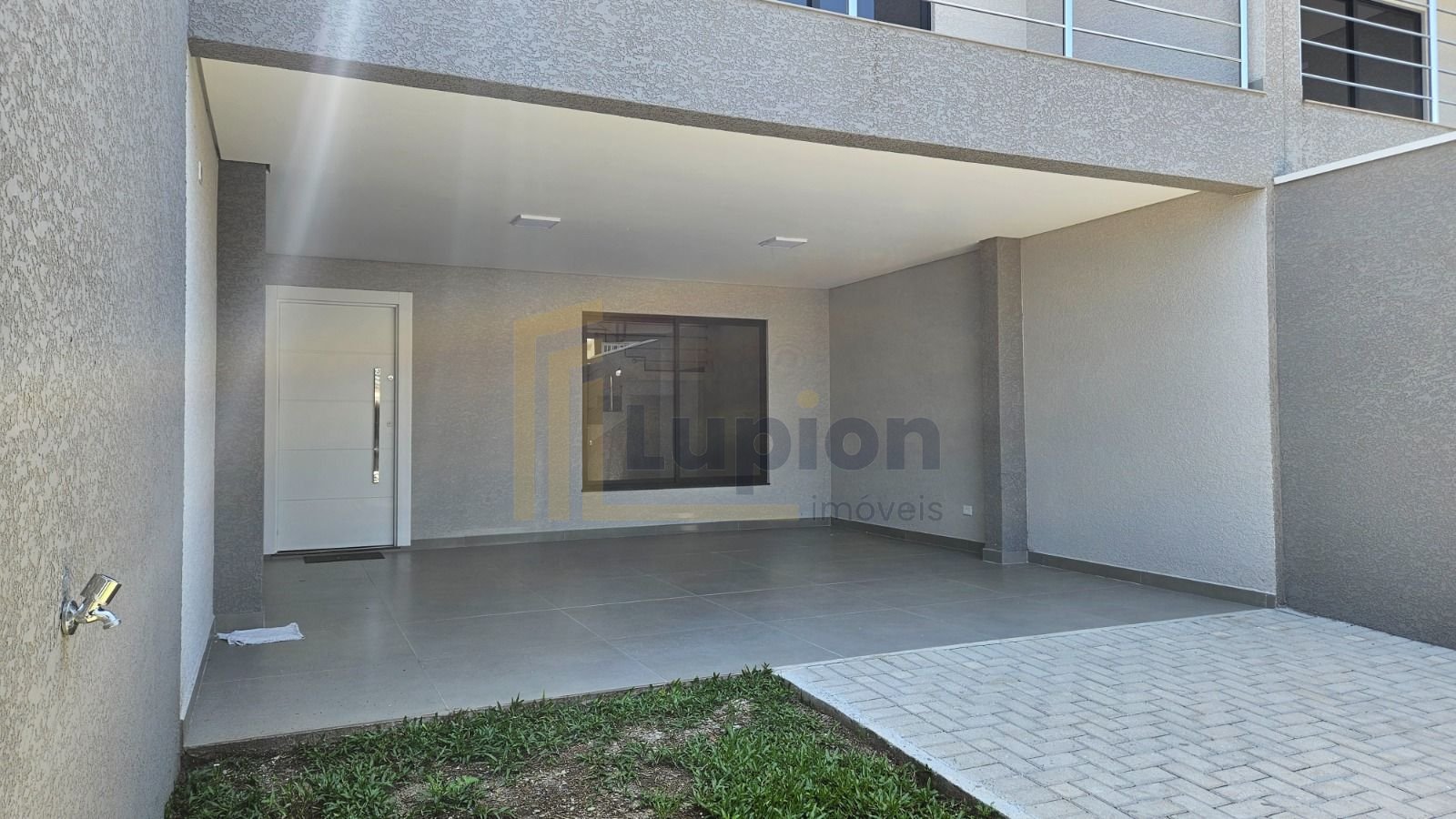 Sobrado 3 dormitórios, 01 suíte, à venda, 190m  por R  998.000...