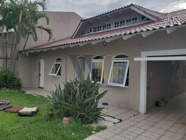 Casa com 3 dormitórios à venda, 232 m  por R  840.000,00 - Ube...