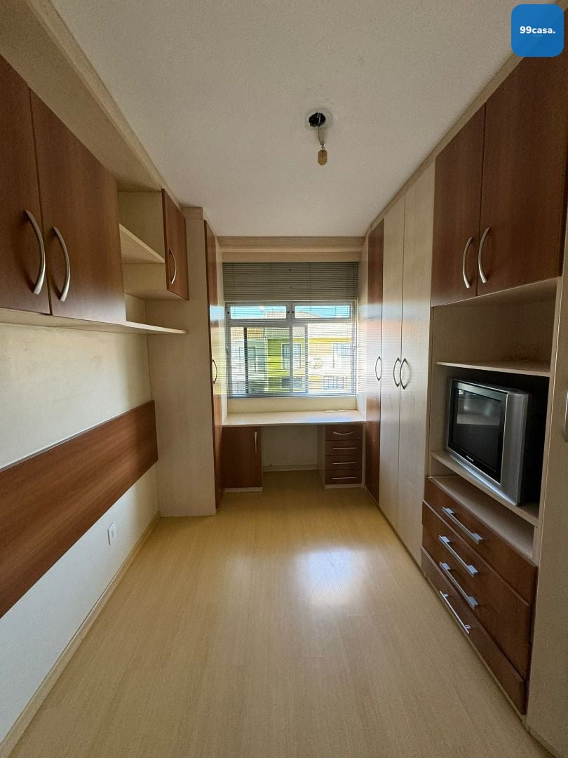 Triplex Espaçoso no Centro de Campo Largo com 3 Quartos, Suíte...