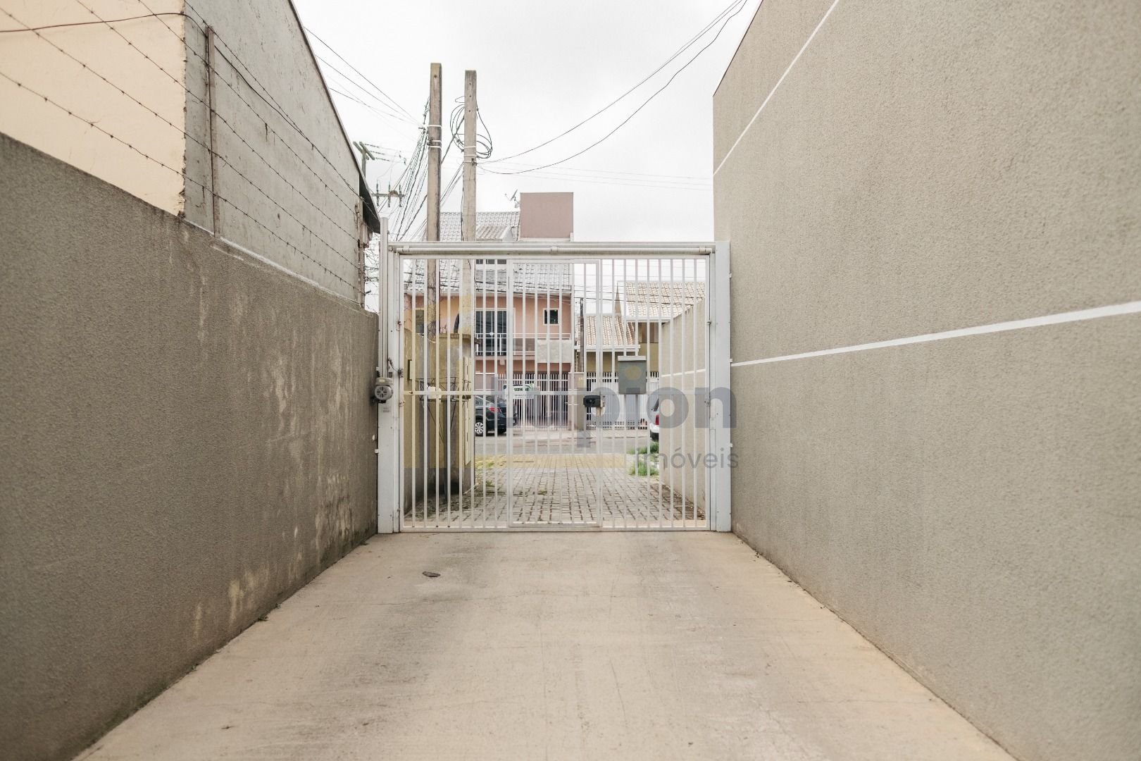Casa com 3 dormitórios à venda, 61 m  por R  430.000,00 - Caju...