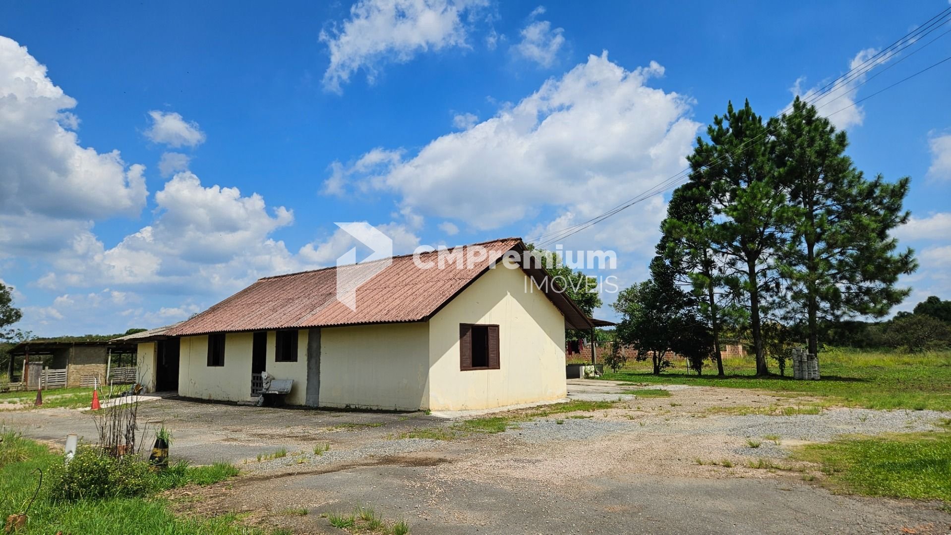 Chácara com 3 dormitórios, sendo 01 suite, à venda, 36300 m  p...