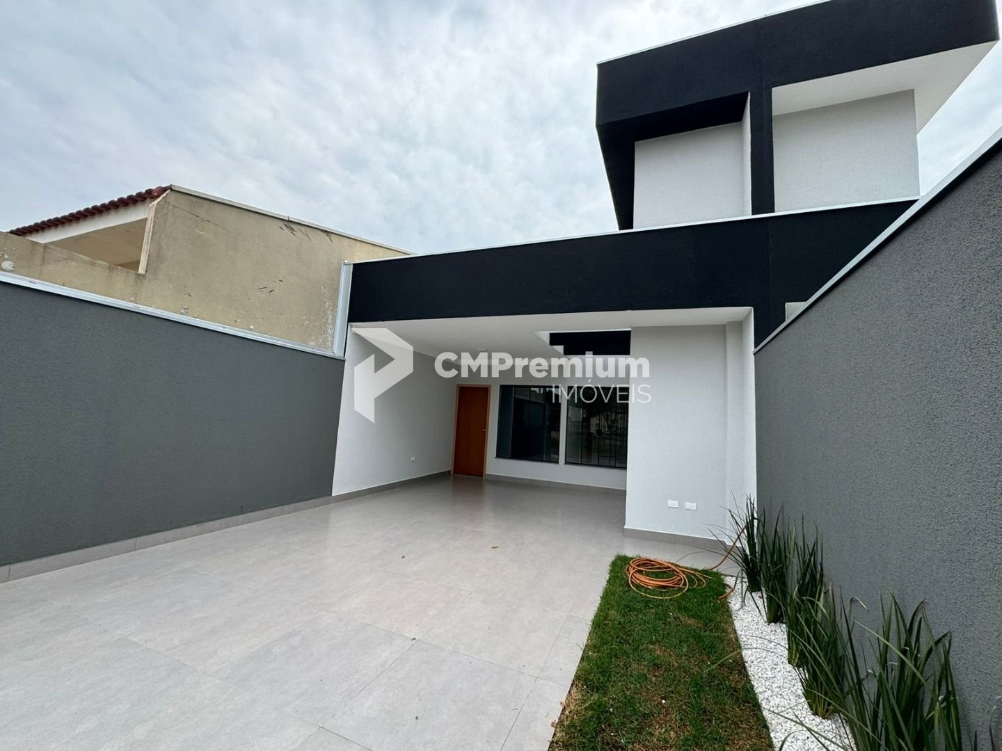 Casa com 3 dormitórios à venda, 80 m² por R$ 370.000,00 - Conj...