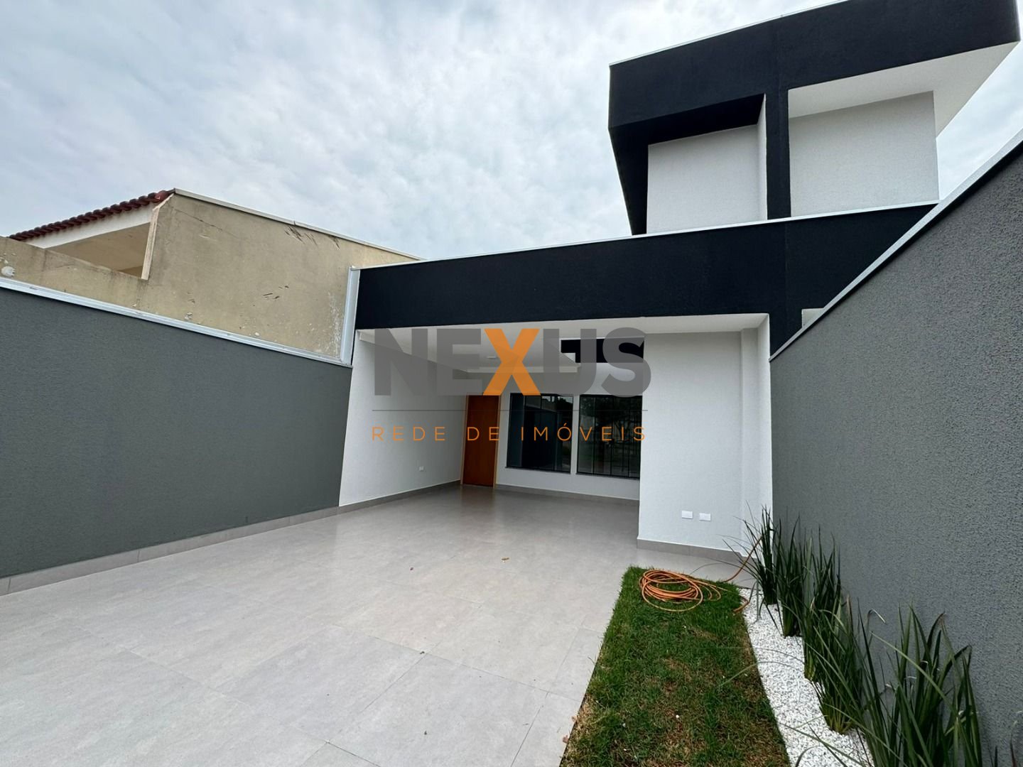 Casa com 3 dormitórios à venda, 80 m² por R$ 370.000,00 - Conj...
