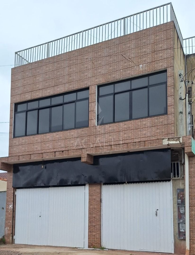 Sobrado com 3 dormitórios à venda, 365 m  por R  700.000,00 - ...