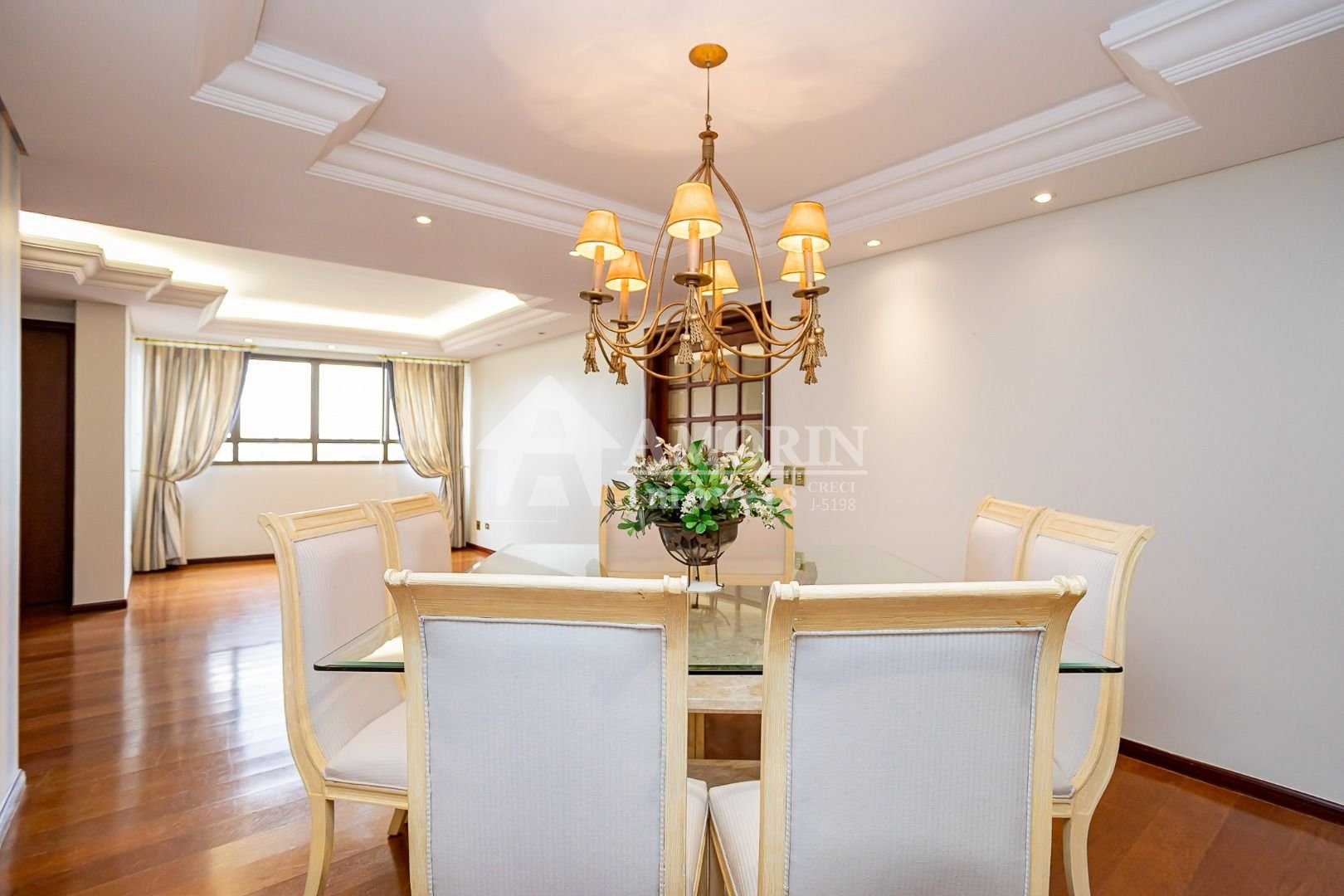 Apartamento de Luxo no Alto da XV  4 Quartos, Varanda e 3 Vag...