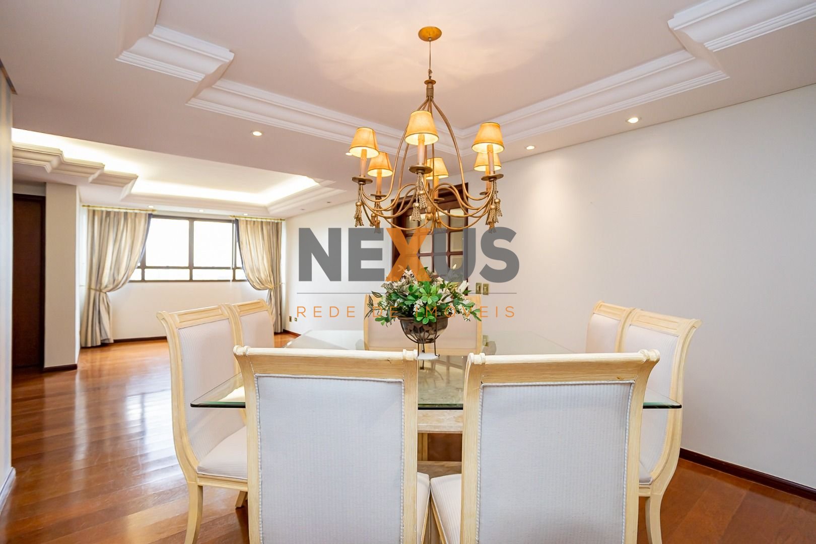Apartamento de Luxo no Alto da XV  4 Quartos, Varanda e 3 Vag...