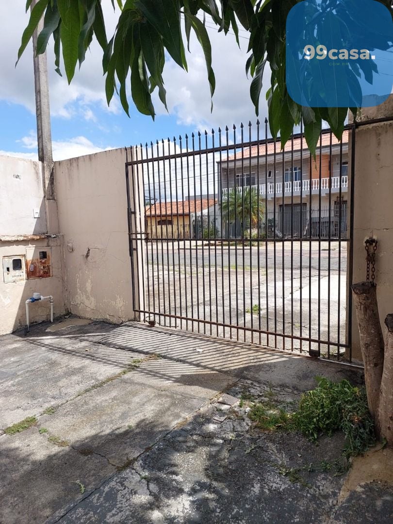 Confira essa oportunidade  casa com terreno plano no Pinheirinho.