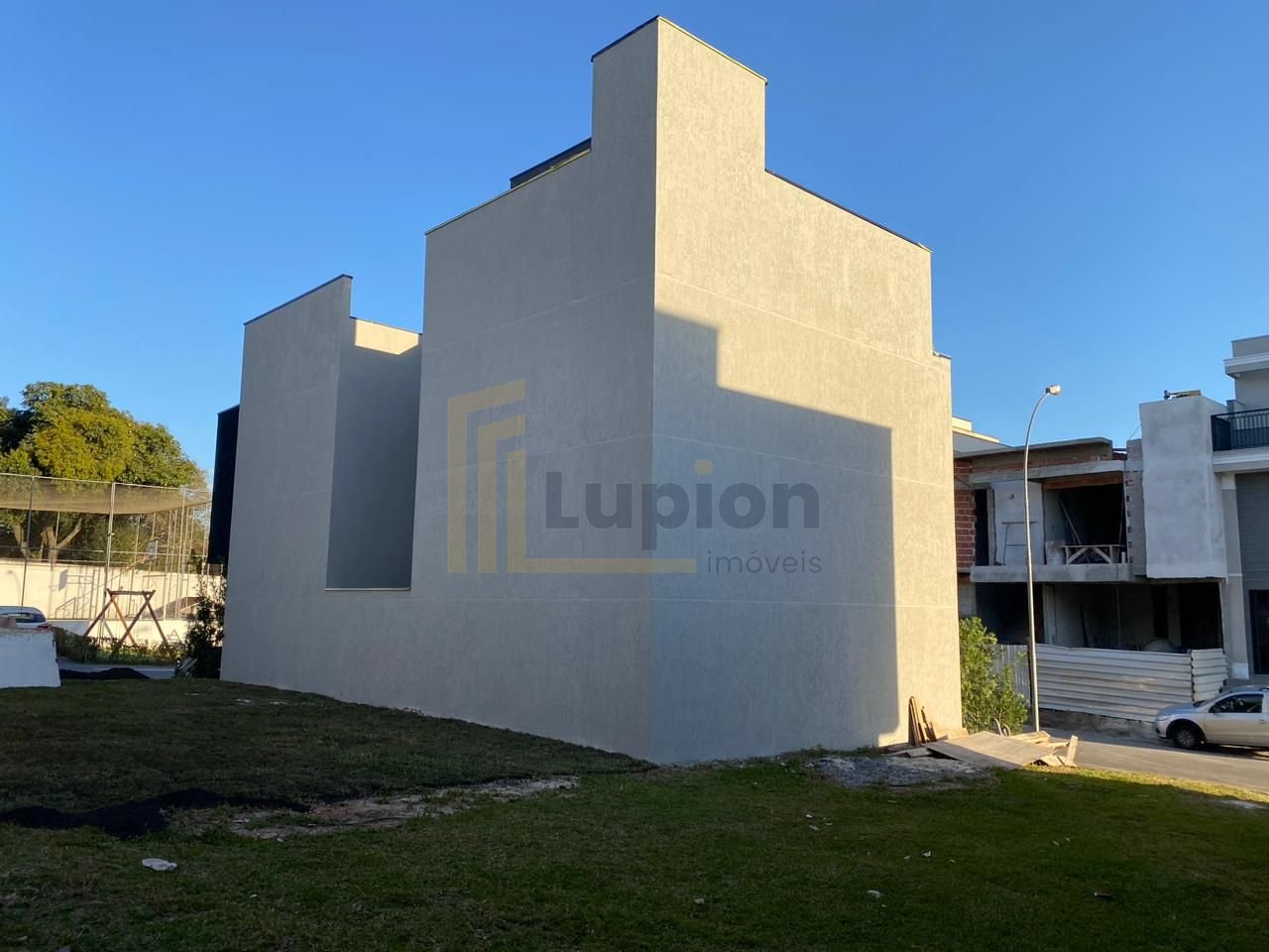 Casa com 3 dormitórios à venda, 194 m  por R  1.485.000,00 - S...