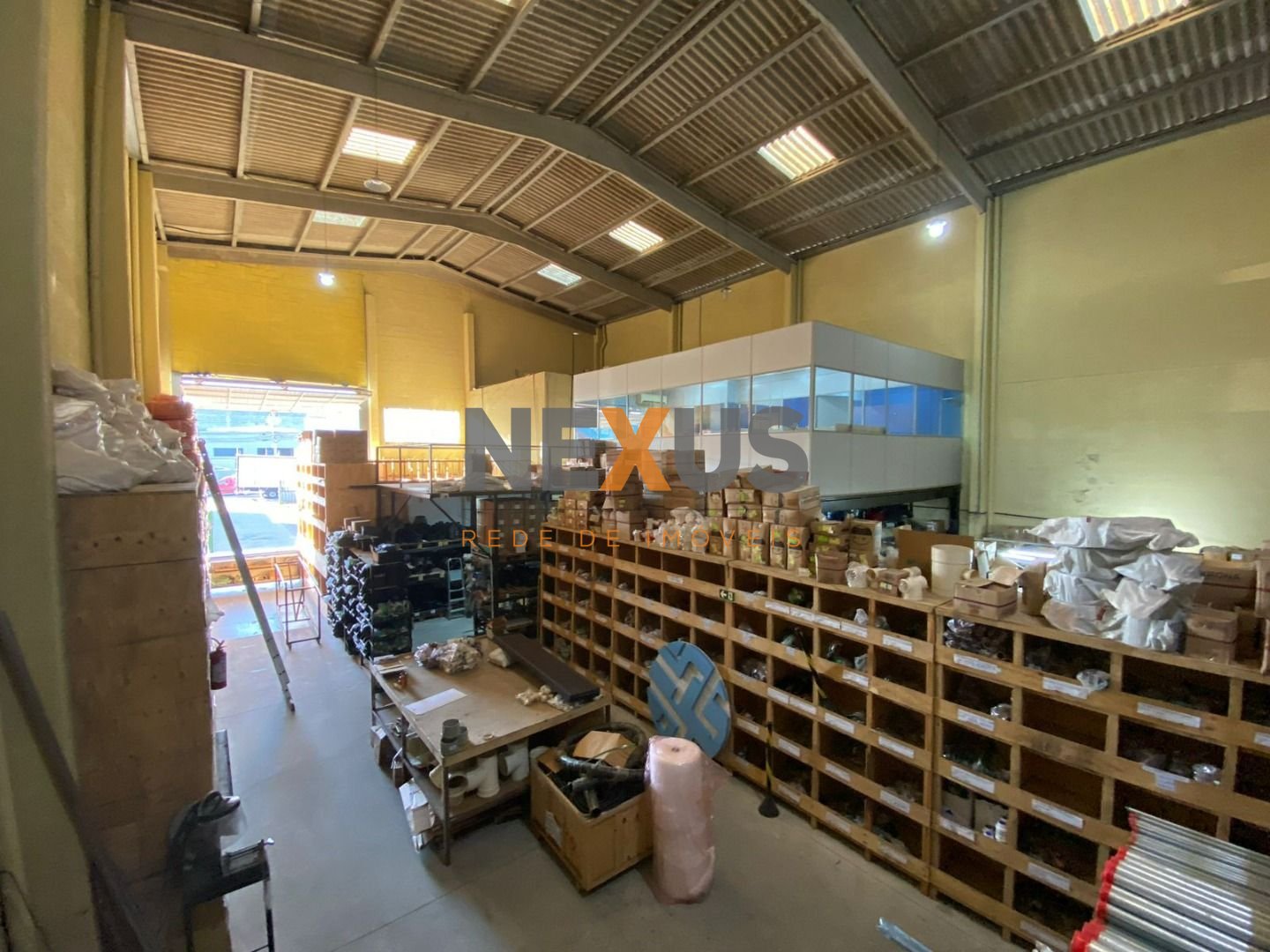 Barracão à venda, 436 m  por R  1.550.000,00 - Boqueirão - Cur...