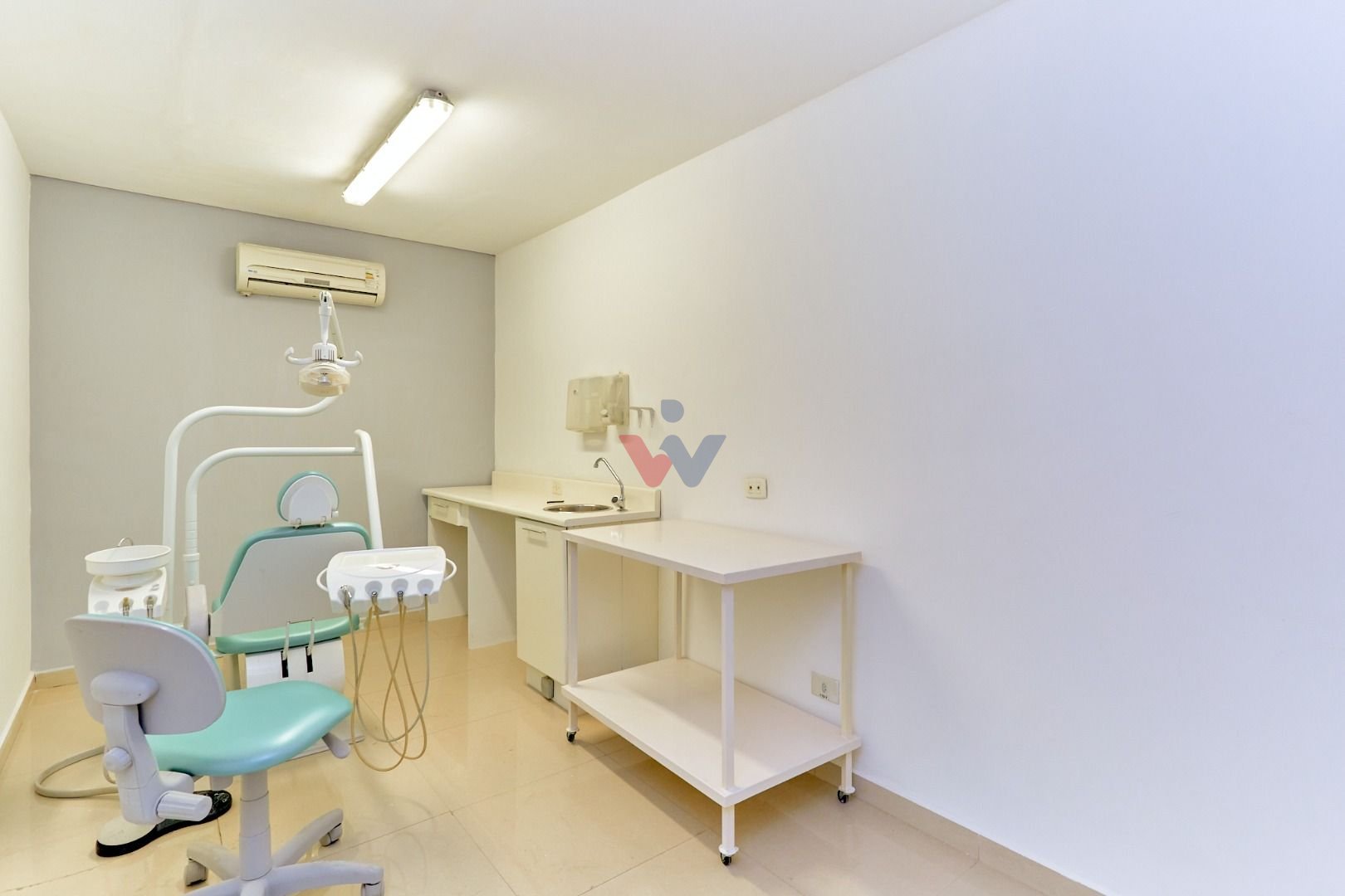 Prédio Comercial de Prestígio no Coração de Curitiba  850 m 